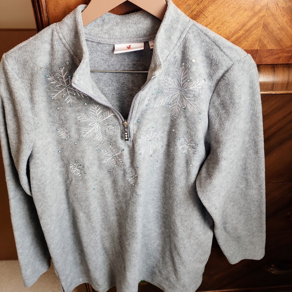 Quacker Factory Light Gray Fleece Pullover with Snowflake Embroidery